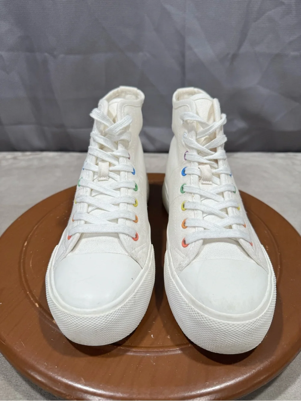 American Eagle Trust In Love High-Top Sneakers